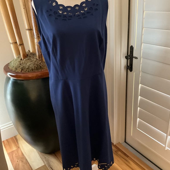 Talbots Blue sleeveless lace accent dress NWT (size 12) - Picture 3 of 8